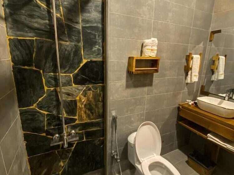 Dumani Nagar Hotel & Resort