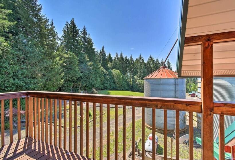 Exceptional Chehalis Retreat W/ Scenic Views!