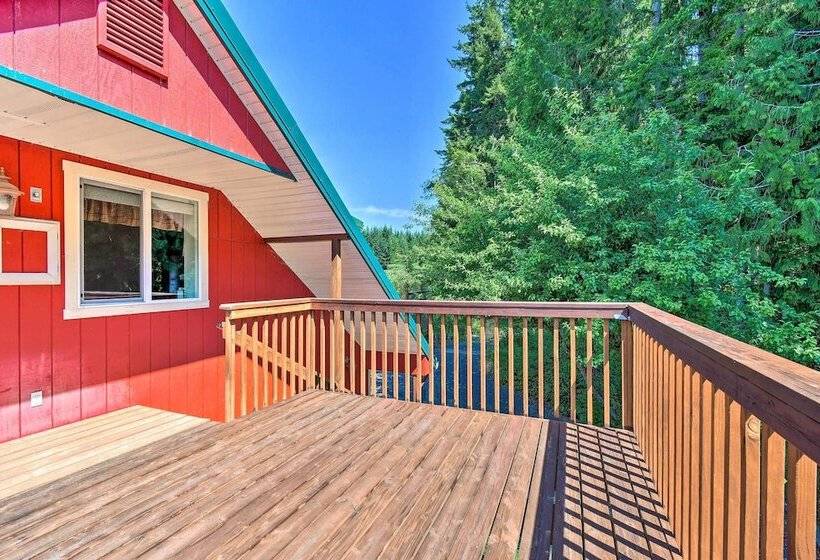 Chehalis Retreat W/ Scenic Views!
