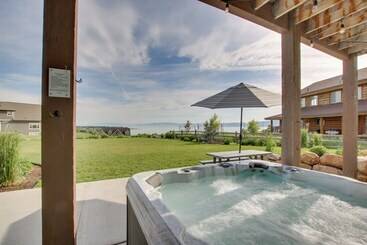 Garden City Gem: Private Hot Tub & Game Room!