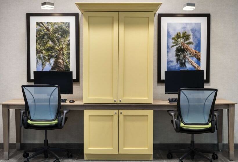 فندق Home2 Suites By Hilton Orlando South Davenport