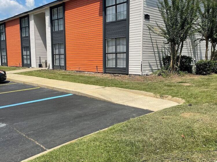 هتل Ramada By Wyndham Studio Suites Dothan
