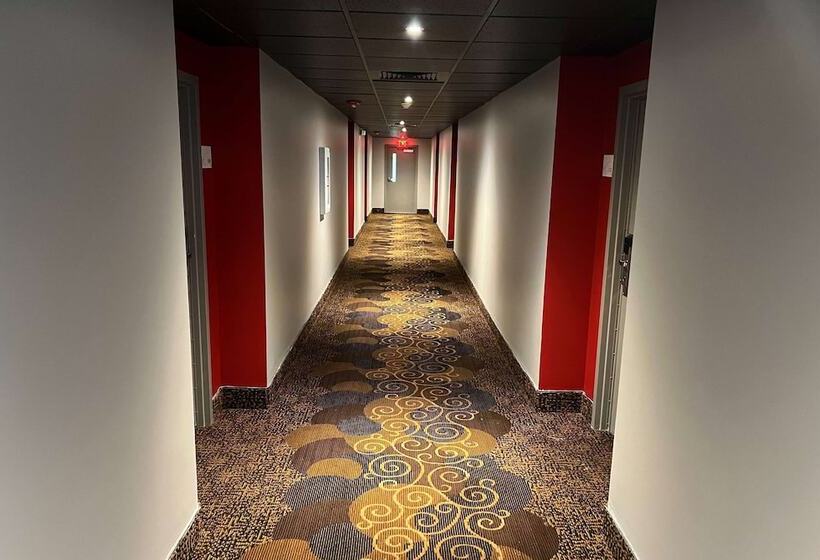 هتل Ramada By Wyndham Studio Suites Dothan