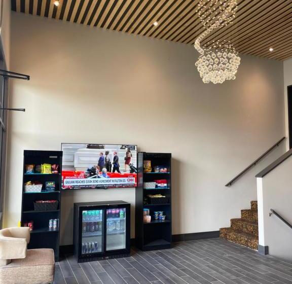 هتل Ramada By Wyndham Studio Suites Dothan