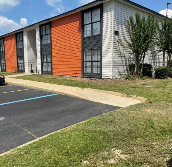 هتل Ramada By Wyndham Studio Suites Dothan