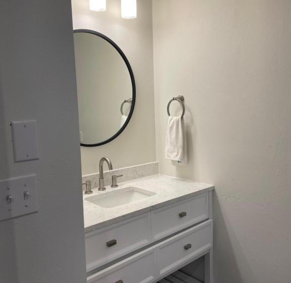 هتل Ramada By Wyndham Studio Suites Dothan