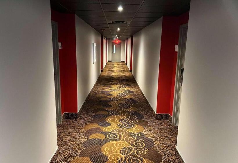 هتل Ramada By Wyndham Studio Suites Dothan