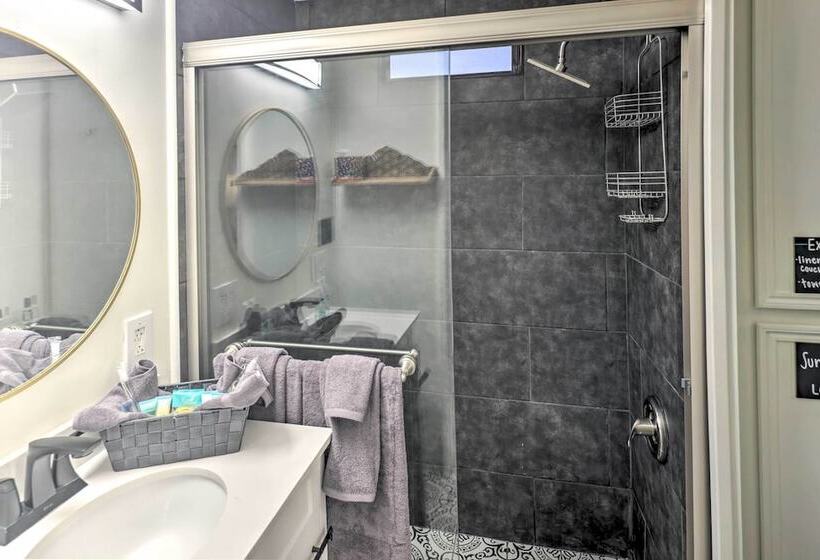 Cozy Lake Havasu City Home W/ Dock & Beach Access!