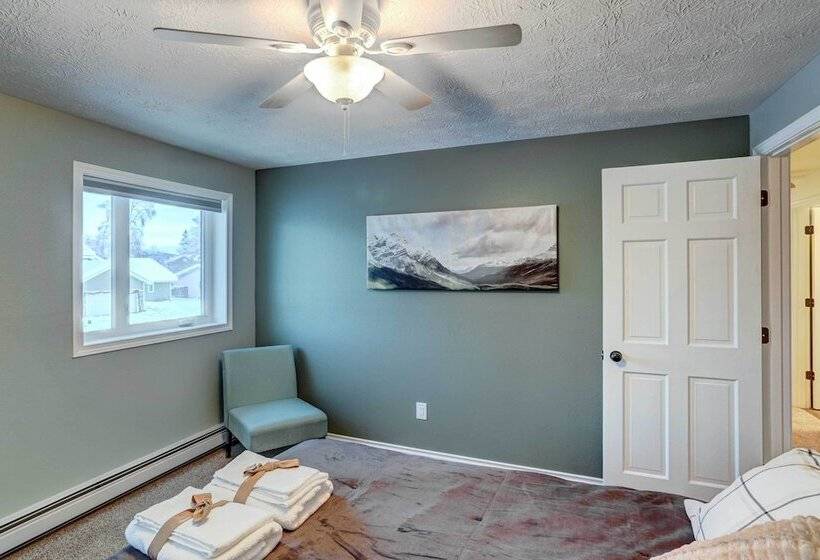 Northern Bliss  House W/ Mountain Views!