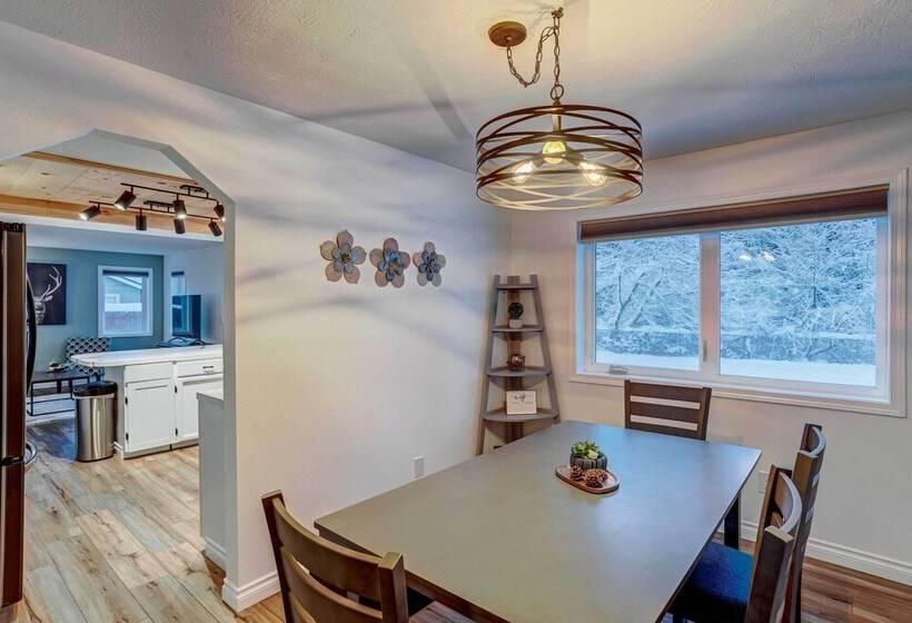 Northern Bliss  House W/ Mountain Views!