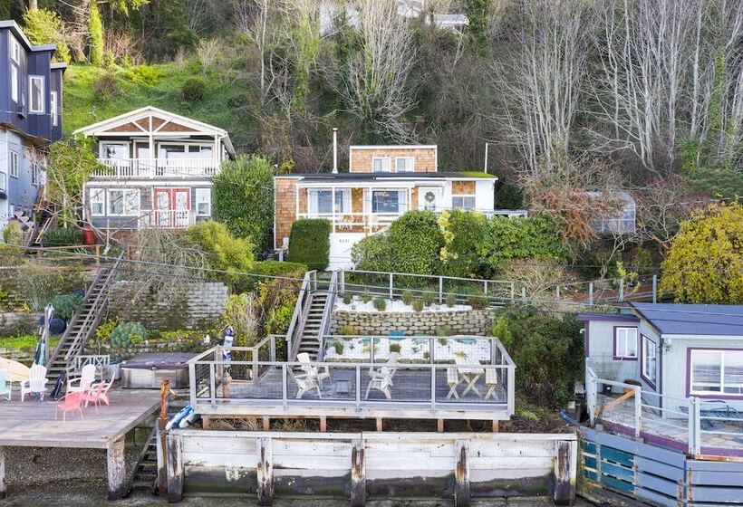 پانسیون Cedar And Sage