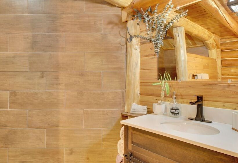 Unique Maine Log Cabin W/ Trout Ponds & Sauna!