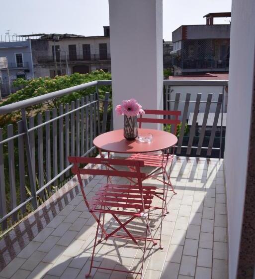 تختخواب و صبحانه Rosa Rooms Pompei