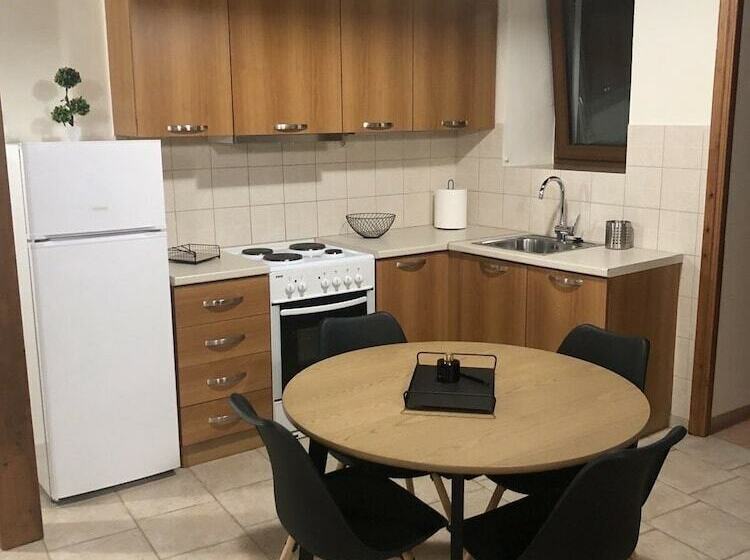 اقامتگاه Maisonette Nineta In The Heart Of The City