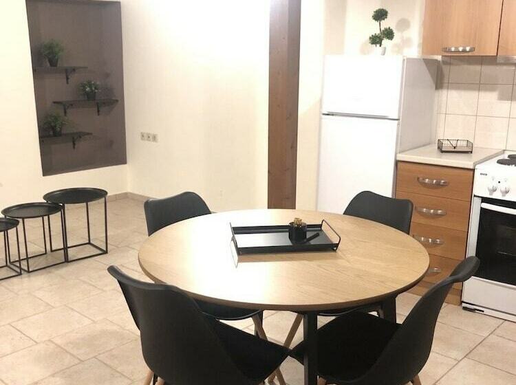 اقامتگاه Maisonette Nineta In The Heart Of The City