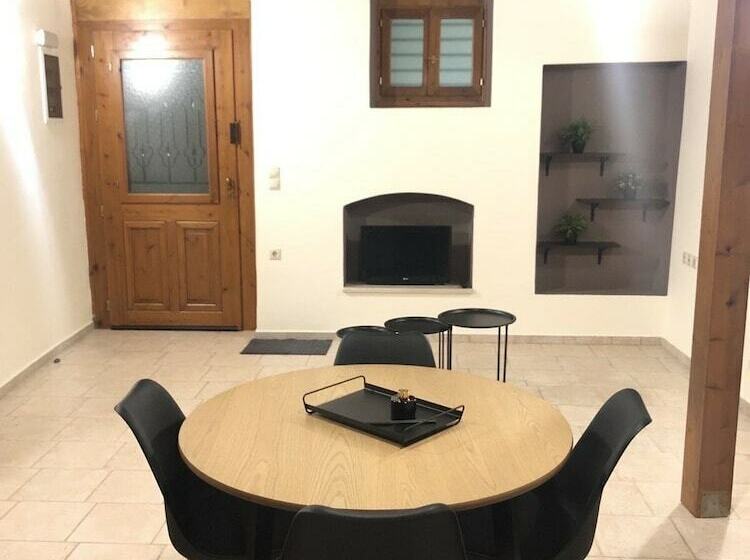اقامتگاه Maisonette Nineta In The Heart Of The City