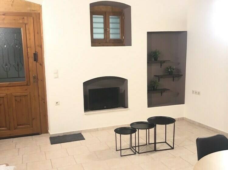 اقامتگاه Maisonette Nineta In The Heart Of The City