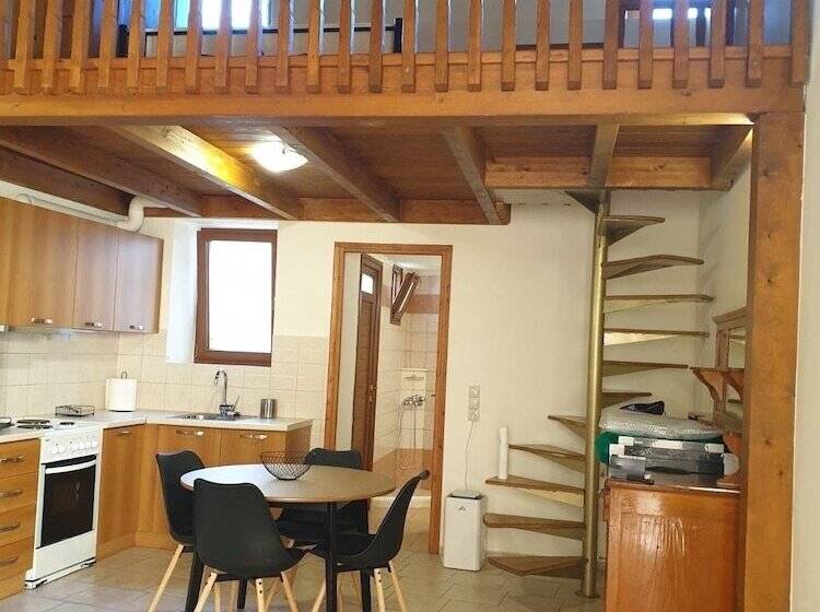 اقامتگاه Maisonette Nineta In The Heart Of The City