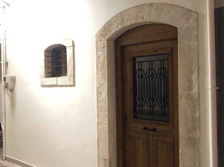 اقامتگاه Maisonette Nineta In The Heart Of The City