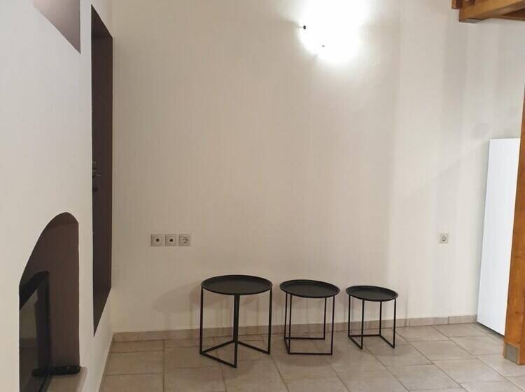 اقامتگاه Maisonette Nineta In The Heart Of The City