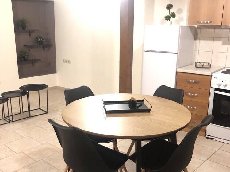 اقامتگاه Maisonette Nineta In The Heart Of The City
