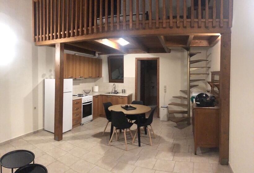 اقامتگاه Maisonette Nineta In The Heart Of The City