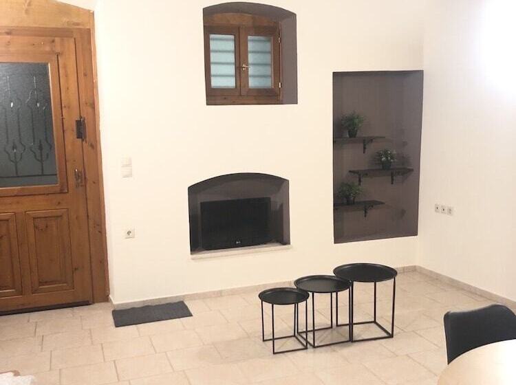 اقامتگاه Maisonette Nineta In The Heart Of The City