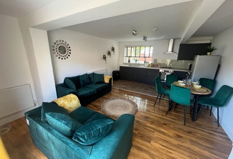 דירת נופש Remarkable 3 Bed House In Cambridge