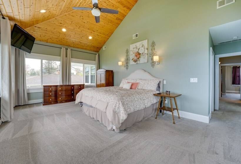 Riverfront St Clair Home   Walk To Downtown!