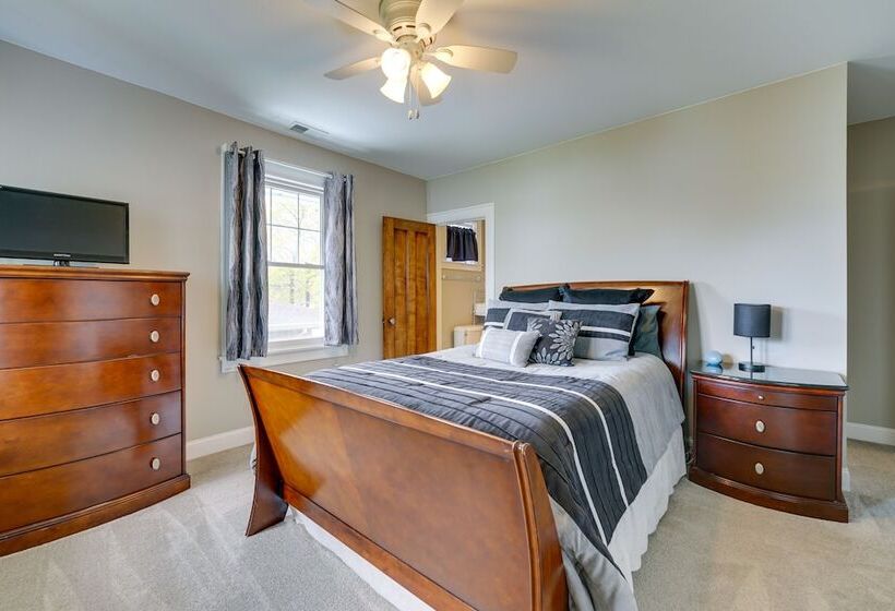 Riverfront St Clair Home   Walk To Downtown!