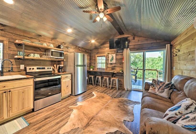 Rustic Dog Friendly Cabin W/ Deck & Fire Pit!