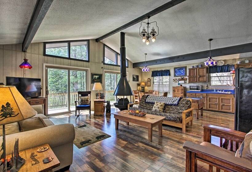 Quiet Cabin W/ Mountain Views ~ 3 Mi To Gatlinburg