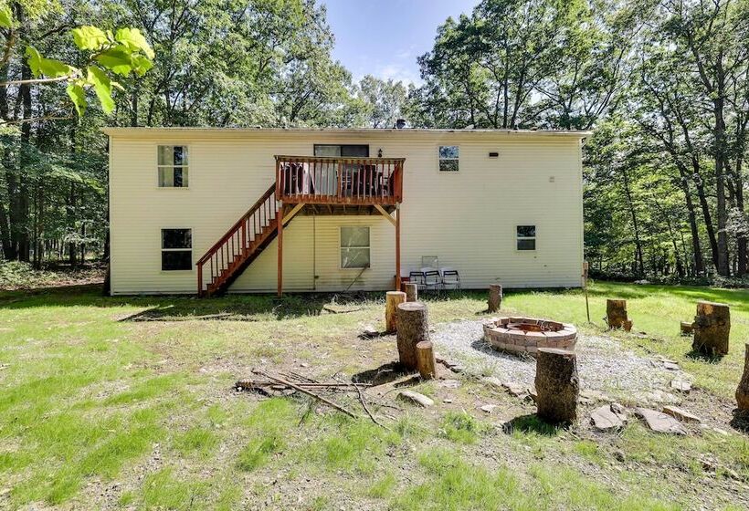 Spacious Home W/ Pool Table & Deck   Near Casino!
