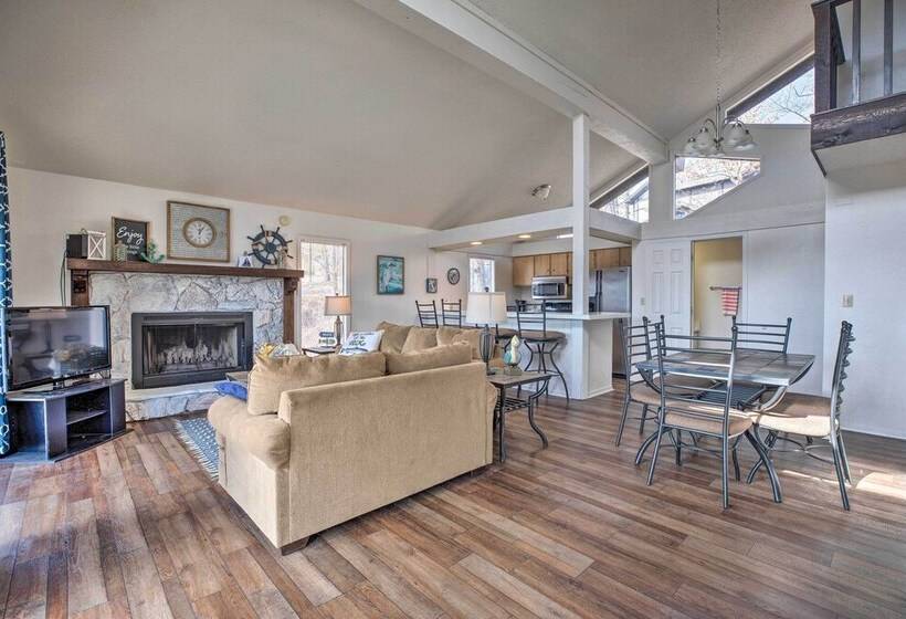 Resort Perks: Spacious Lake Of The Ozarks Home