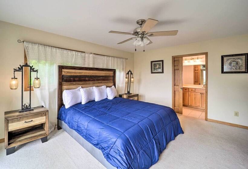 Spruce Pine Retreat W/ Gas Grill + Mtn Views!