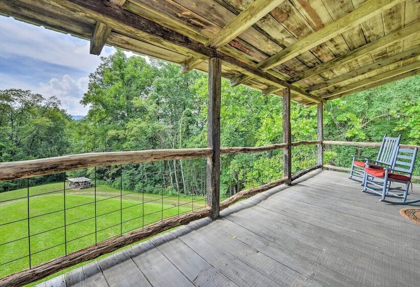 Turkey Hollow Cabin  W/ Stunning Open Views!