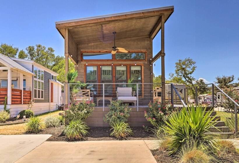 Upscale Tiny Home   Boho Chic Austin Getaway!