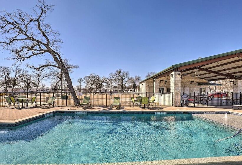 Upscale Tiny Home   Boho Chic Austin Getaway!
