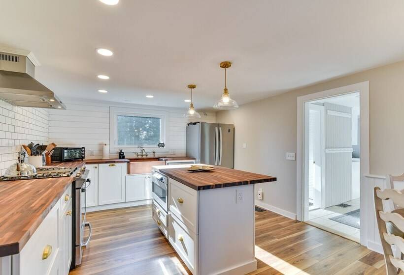 Oceanside Cape Home On The Harbor: Near Kayaking