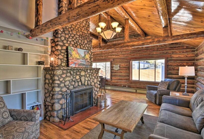 Downtown Buena Vista Cabin W/ Patio & Grill!