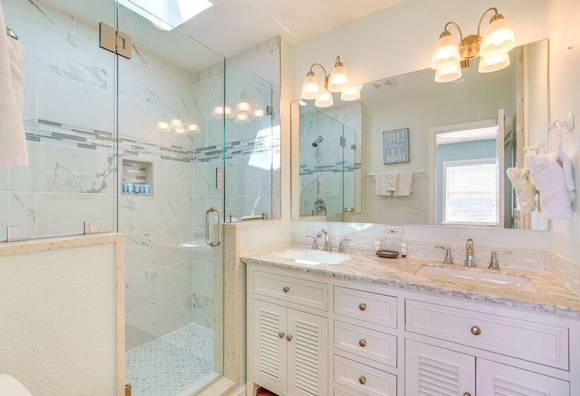 Breezy Pcb Retreat W/ Direct Beach Access!