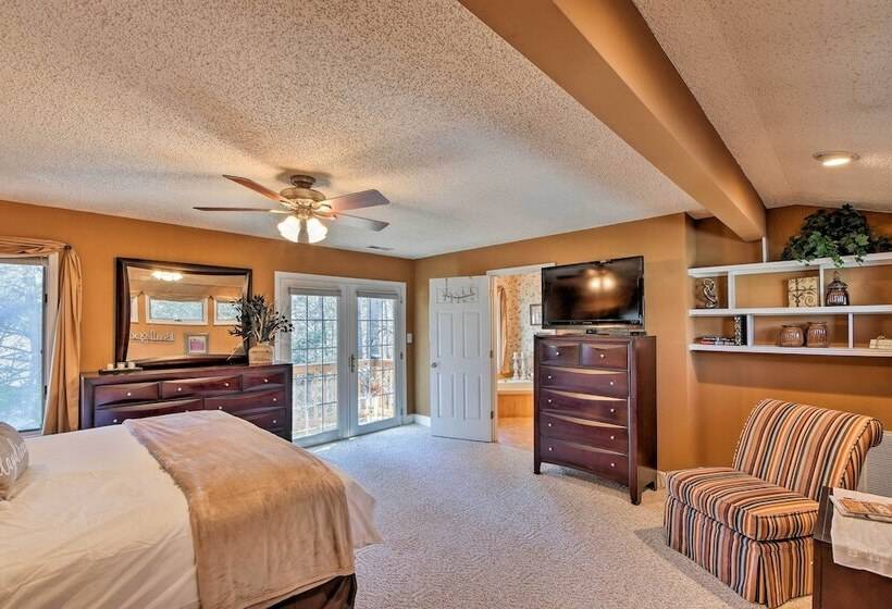 Hayesville Bungalow W/ Porch & Forest Views!