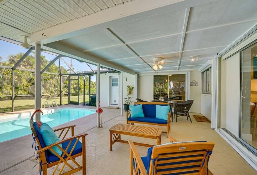 Cape Coral Escape: Near Dtwn W/ Private Pool!