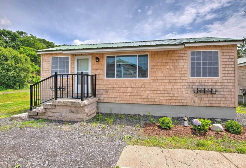 Charming Jacuzzi Suite   Walk To Parson S Beach!