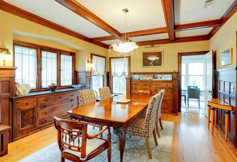 Charming Mpls Home W/ Patio   Walk To Uptown!