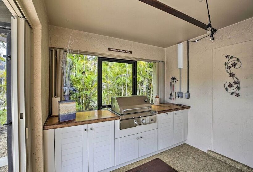 4 Mi To Beach: Coastal Cape Coral Home