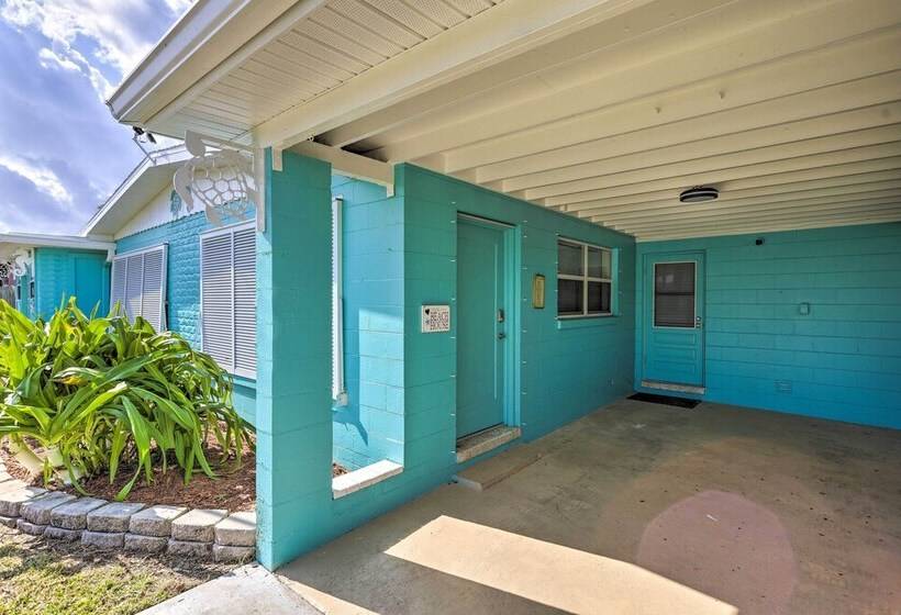 Cute & Cozy Florida Duplex: Walk To Beaches!