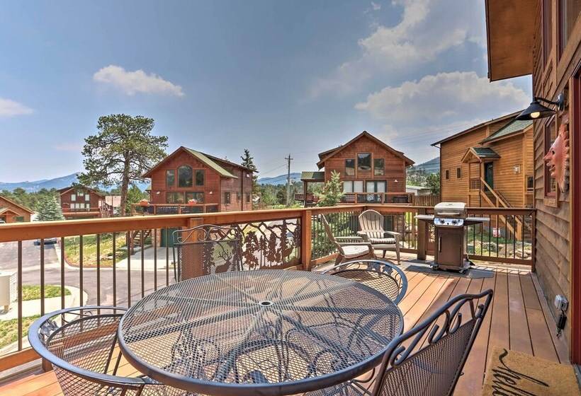 Updated & Spacious Lodge In Heart Of Estes Park!