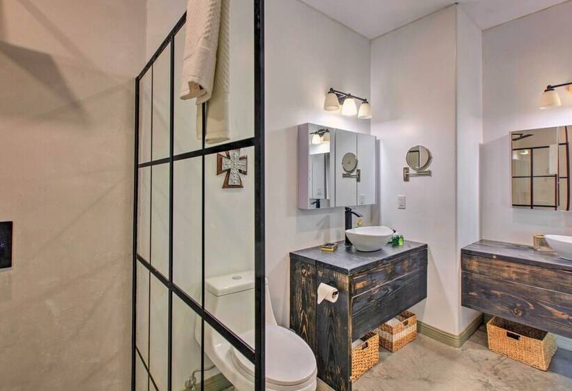 Family Friendly Desert Home ~ 10 Mi To Taos!