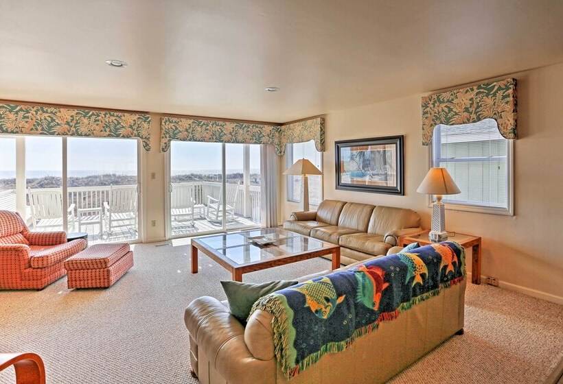 Family Friendly Vacation Home: Steps To Beach!